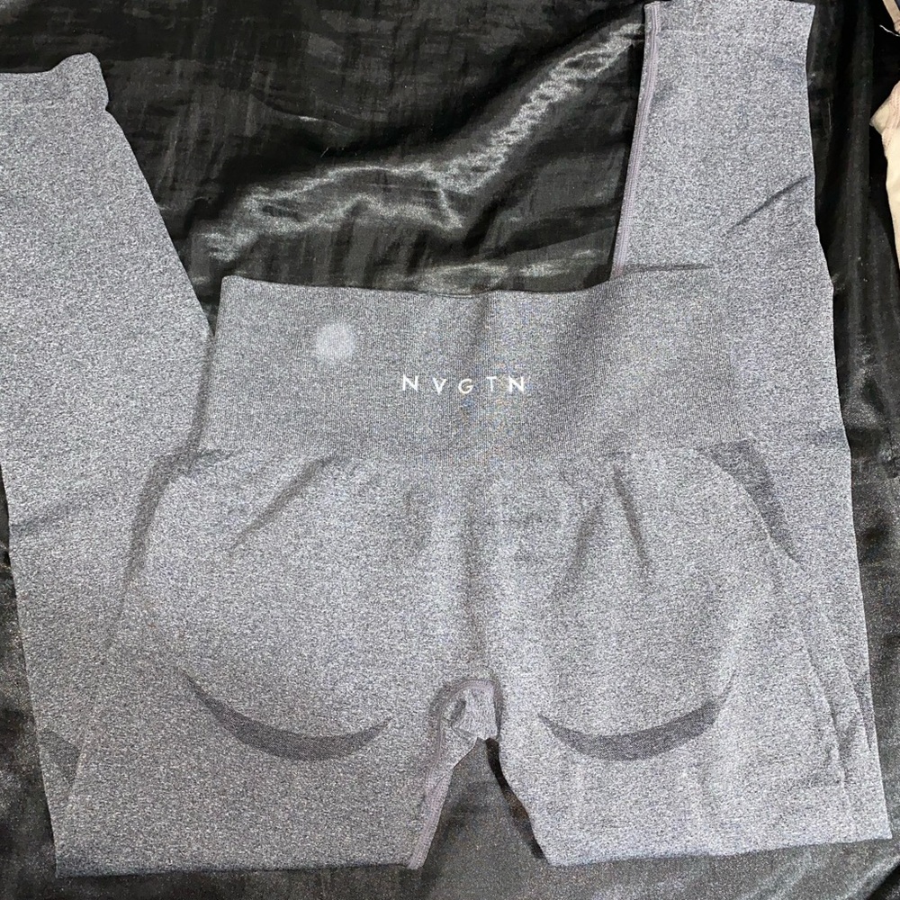 Grey M NVGTN Leggings